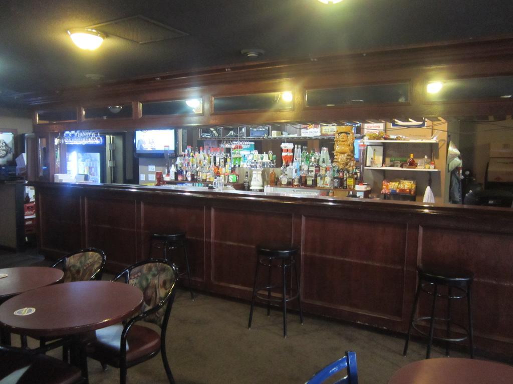 Battlefords Inn North Battleford Exterior photo